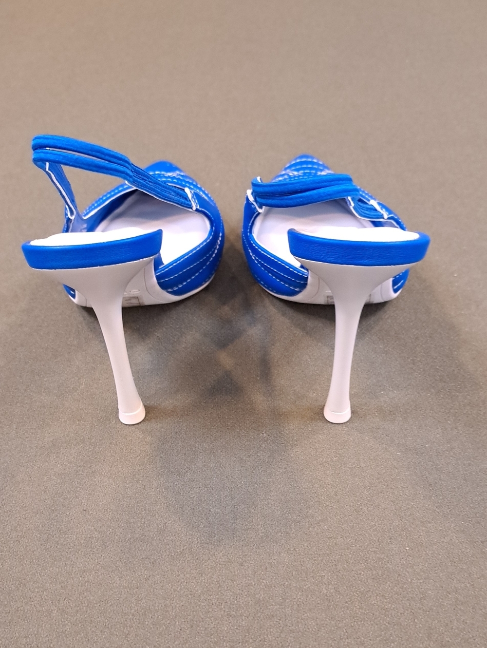 ALDO Striker Slingback Heels - Color: Medium Blue - Size: 6 - Picture 5 of 10